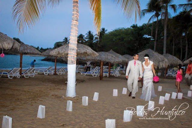 boda en playa, beach wedding, Oaxaca, México, Bodas Huatulco, Wedding Planner