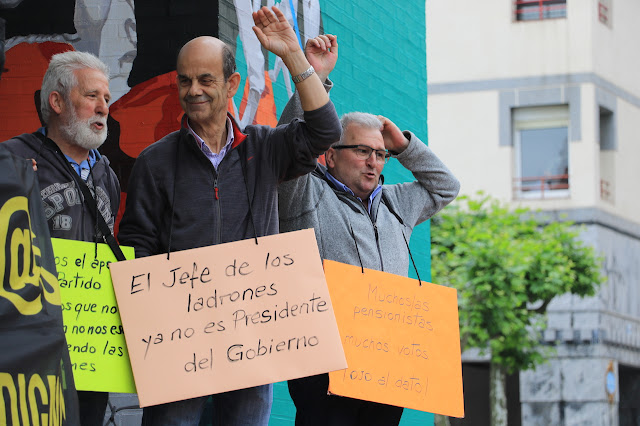 protesta de pensionistas en la Herriko Plaza