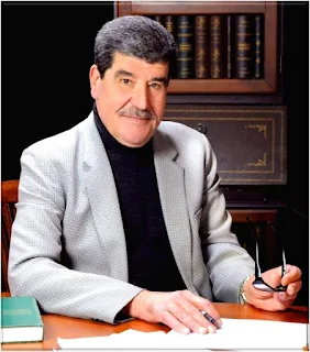الروائي والكاتب السياسي والأديب الدكتور فايز رشيد عيسى هلال