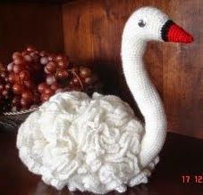 http://www.patrones.com.es/cisne-amigurumi/