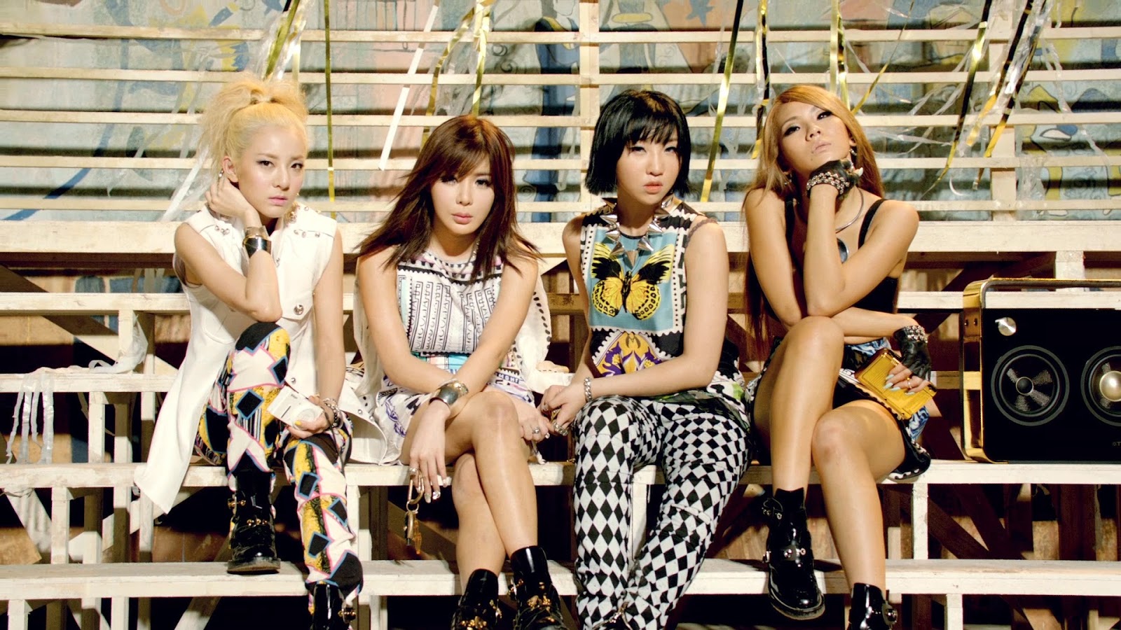 Kumpulan Foto Terbaru 2NE1 2014