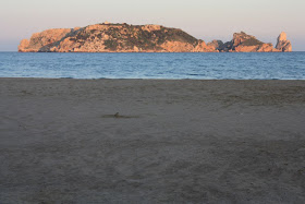 Playa del Estartit frente a las Illes Medes