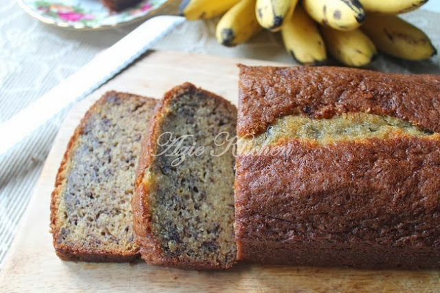 Kek Pisang Yang Sangat Lembab - Azie Kitchen