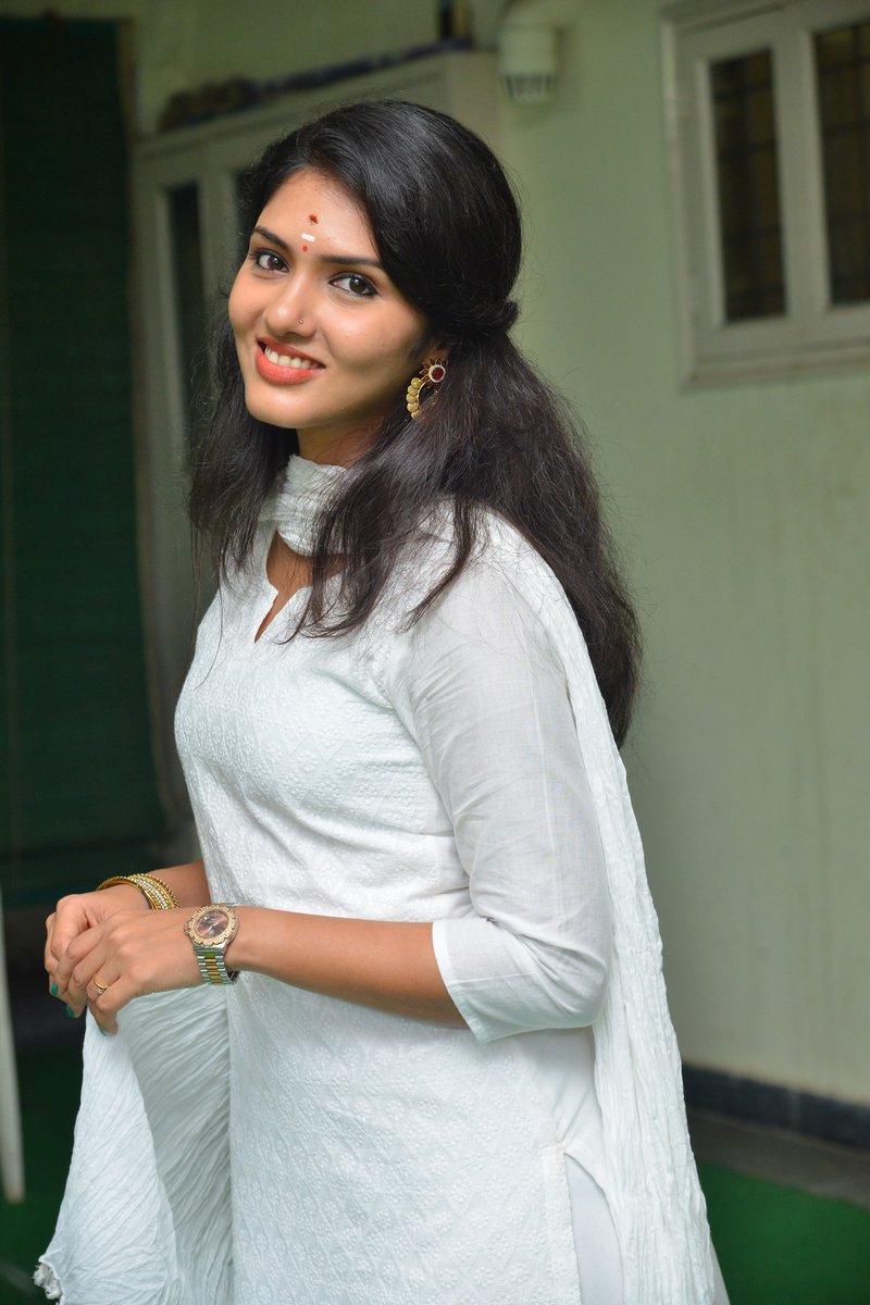 Actress GayathriSuresh Latest HD Images