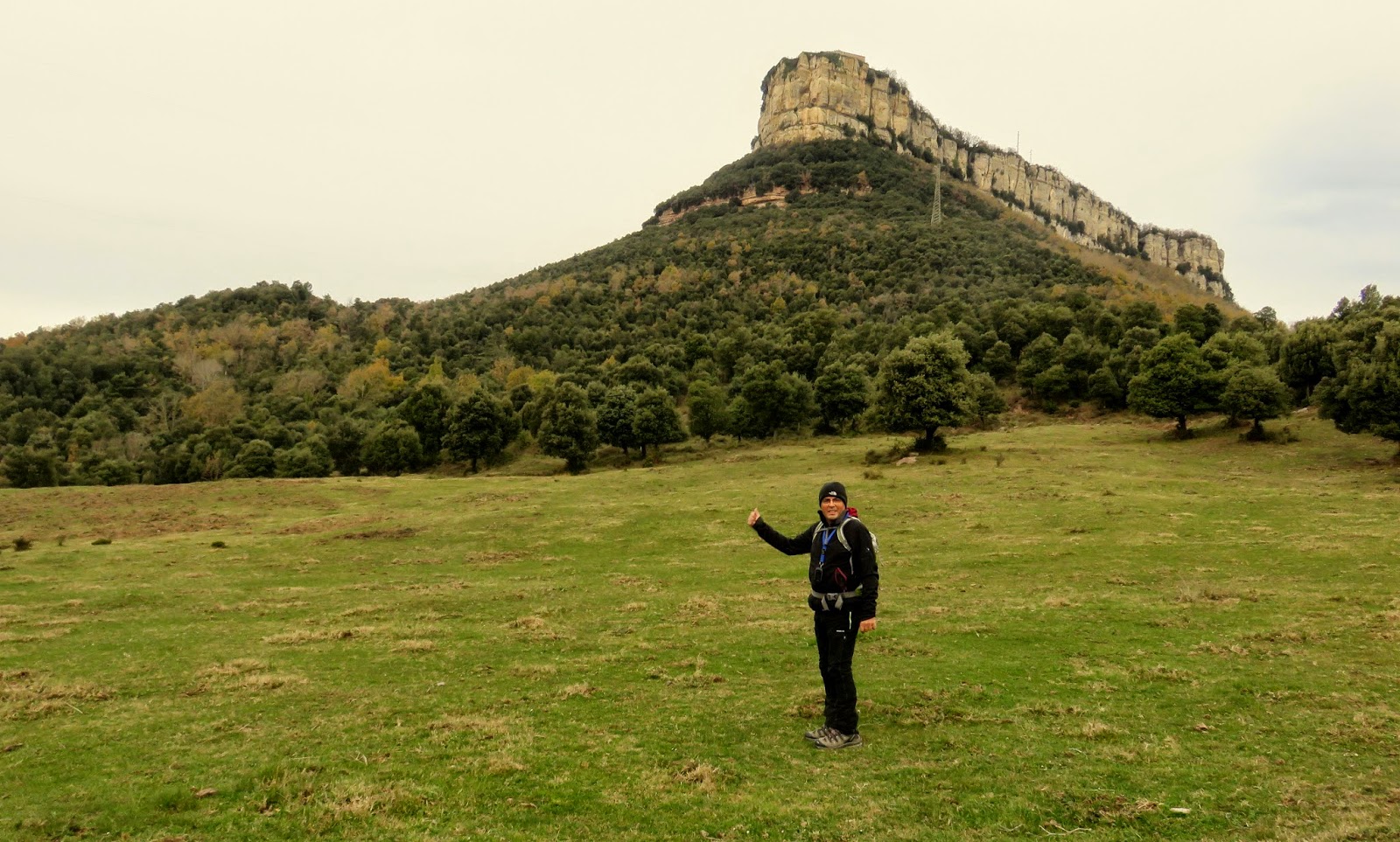 El Far, cingles, sant marti de sacalm,castell de fornills, Cova d'en salvi, susqueda