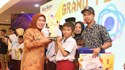 Bupati Serang Beri Bonus 3 Siswa Juara Bintang Sains Liburan ke Singapura