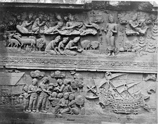 Patung Bas-relief (relief dalam) pada Candi Borobudur,