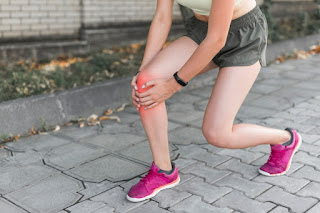 women-getting-knee-injury