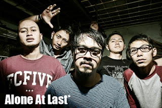 Lirik Lagu Alone At Last - Amarah Senyum dan Air Mata