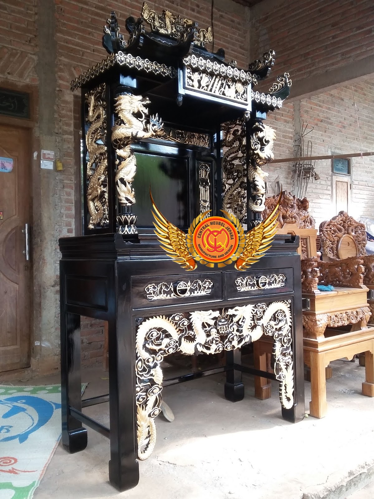 MEJA ALTAR SEMBAHYANGAN UKIR  NAGA CENTRAL  FURNITURE JEPARA 