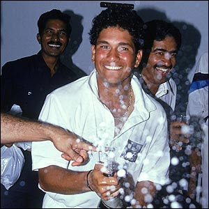Sachin Tendulkar Celebrating his victory With shampan