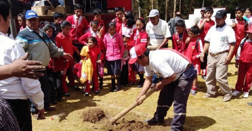 PRONIED: Colocan primera piedra para la construcción de la IE Libertador San Martín en Ancash - www.pronied.gob.pe