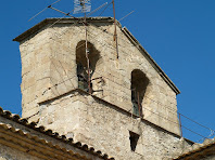 Detall del campanar d'espadanya de Sant Pau de Casserres