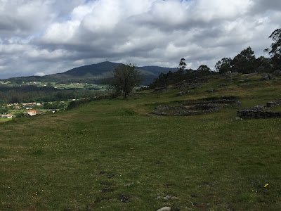 Celtiberia: Hill-fort of Castrolandin   By E.V.Pita (2017)  http://archeopolis.blogspot.com/2017/05/celtiberia-hill-fort-of-castrolandin.html   Castro de Castrolandin (Cuntis)  Por E.V.Pita (2017)