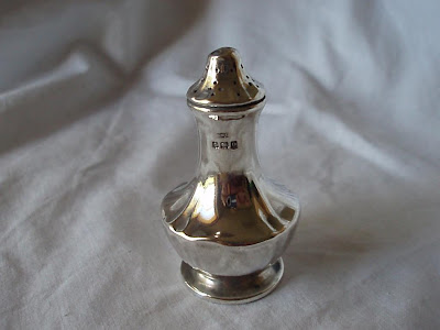 PEPPER SHAKER, STERLING SILVER, BIRMINGHAM 1913