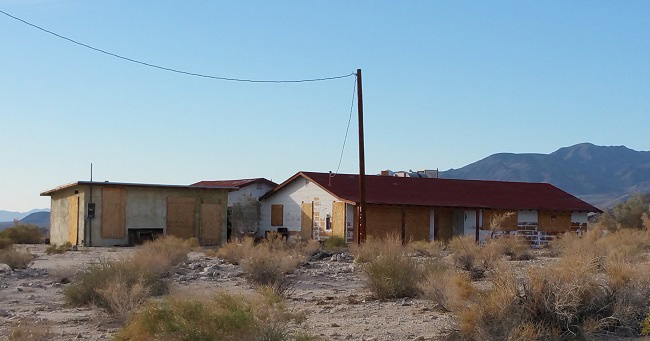 Urban exploration of abandoned Amboy CA California ghost town ruins