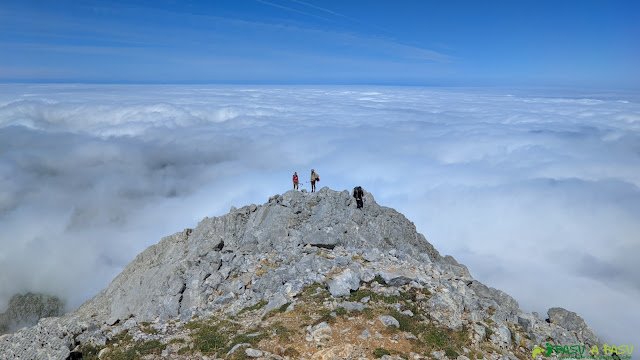 Llegando a la cima del Cueto del Trave Norte