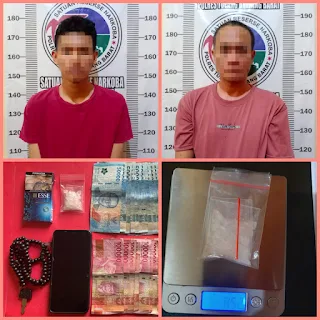 Seorang oknum Pegawai Negeri Sipil (PNS) di Kabupaten Tulang Bawang, Lampung, berinisial RR (39) ditangkap Sat Narkoba Polres Tulang Bawang Barat karena kedapatan menjual sabu-sabu seberat 8,52 gram.