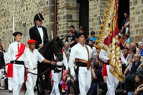 gipuzkoa antzuola fiesta moro batalla valdejunquera reino navarra emirato córdoba