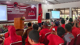 Dalam Kegiatan Pendidikan Kader Pratama DPC. PDI Perjuangan Kab. Cianjur, H. Herman Suherman Mengajak Kader Paparkan Visi- Misi Partai Kepada Masyarakat