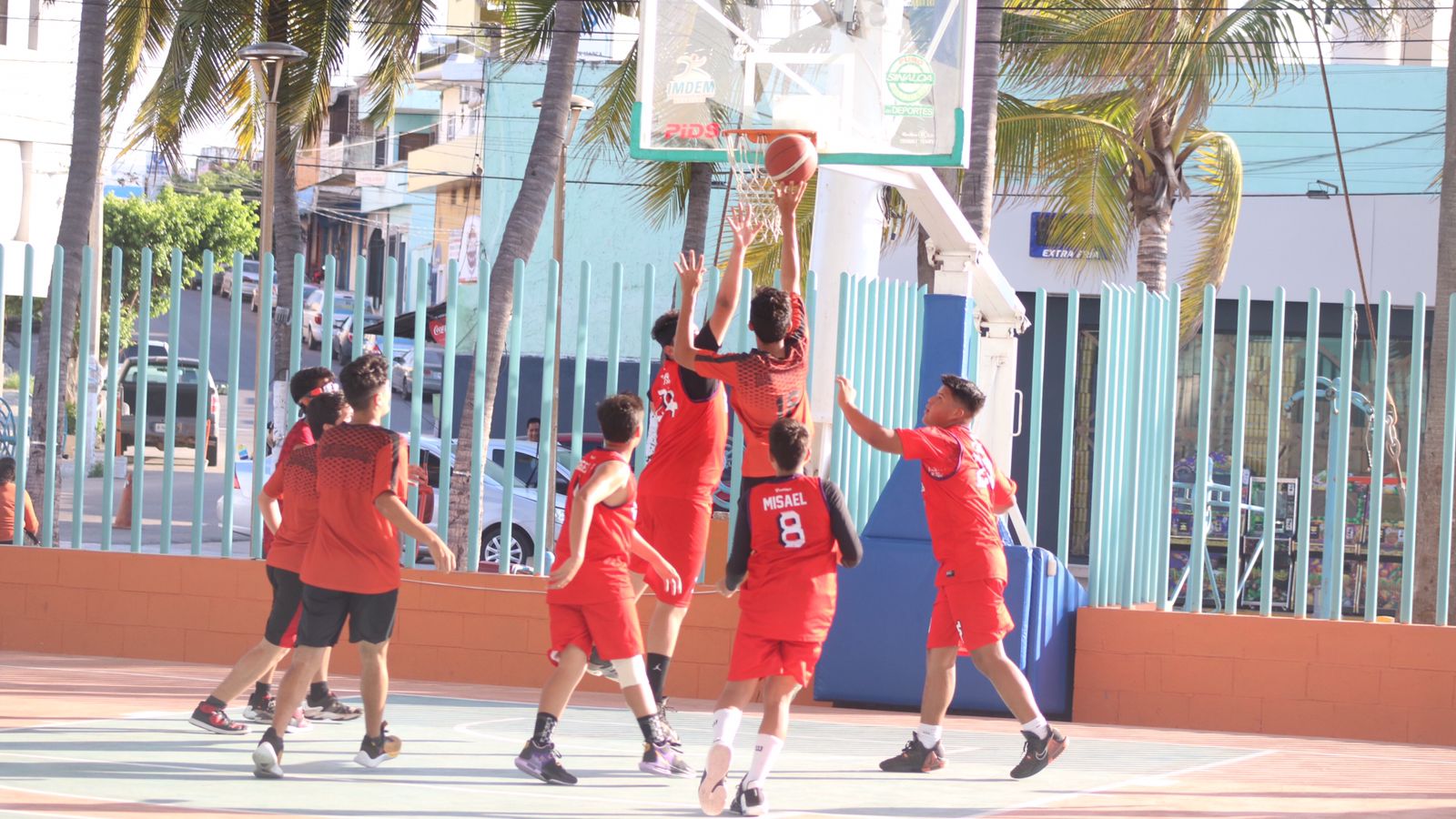 Arranca Liga de Baloncesto Imdem en el Parque Martiniano Carvajal | Entre  Veredas