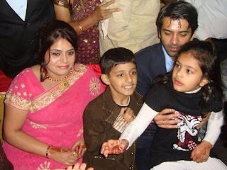 Barun Sobti Family Wife Son Daughter Father Mother Marriage Photos Biography Profile