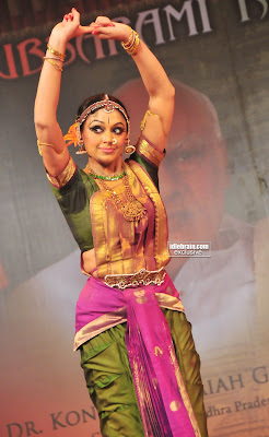 Talented Dancer Actress SHOBANA Photos Gallery