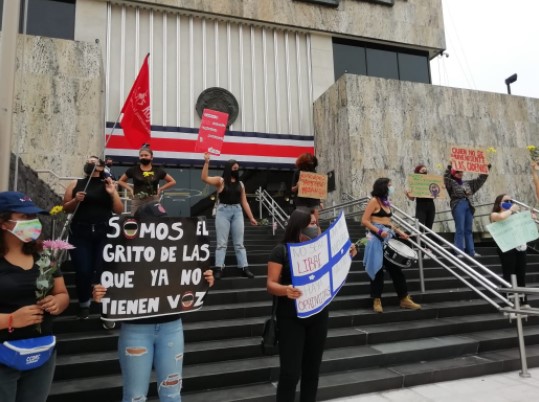 Mujeres piden declaratoria de emergencia nacional por femicidios