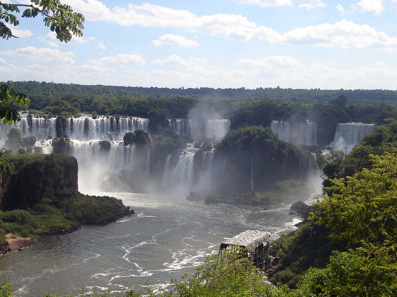 Download this Iguazu Falls picture