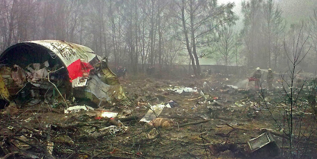 Wrak polskiego Tu-154 na miejscu katastrofy