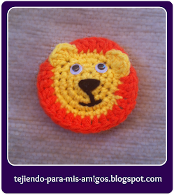 Broche león de ganchillo