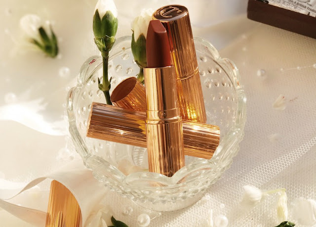  Charlotte Tilbury Legendary Queen Matte Revolution Lipstick