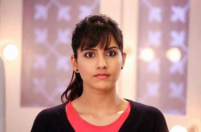 Smriti Kalra Biography, Wiki, Dob, Height, Weight, Sun Sign, Native Place, Family, Career, Affairs and More