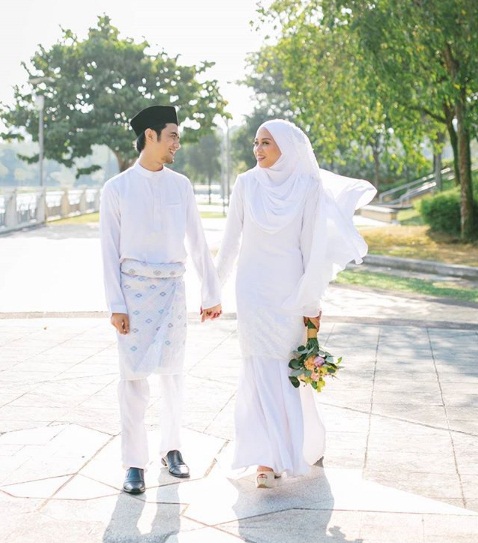 Gaun Putih Pengantin Malaysia