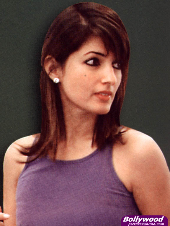 twinkle khanna hot in mela. Twinkle Khanna Hot Sexy