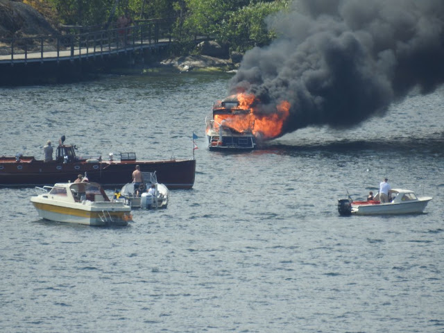 Misstänkt båtexplosion vid Stora Essingen  i Stockholm