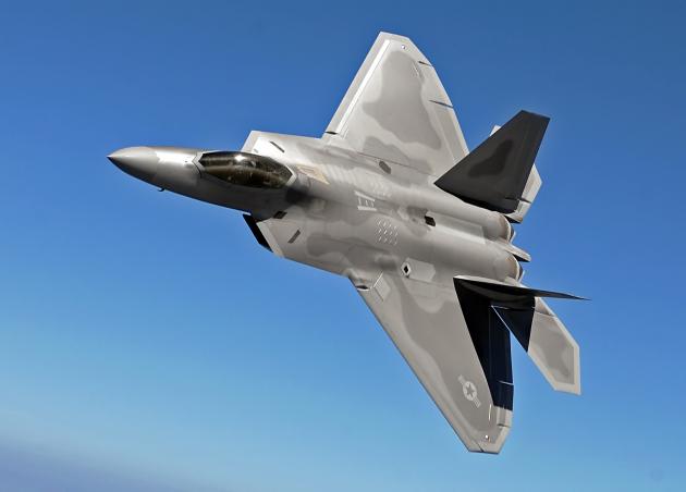 To «AΡΠΑΚΤΙΚΟ» που ΣΑΡΩΝΕΙ στο ΔΙΑΔΙΚΤΥΟ! -F-22 Raptor: «Xειρουργικοί» ελιγμοί και G στα «κόκκινα»(ΒΙΝΤΕΟ)