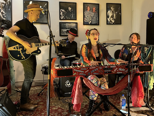 Rachel Sage & the Sequins at the 503 Social Club on June 21 (photograph by Charles David)