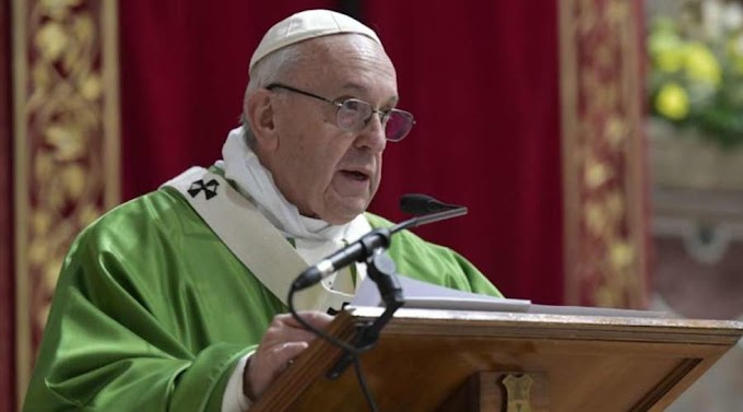 Mundo/ El papa compara la pederastia con los sacrificios de seres humanos