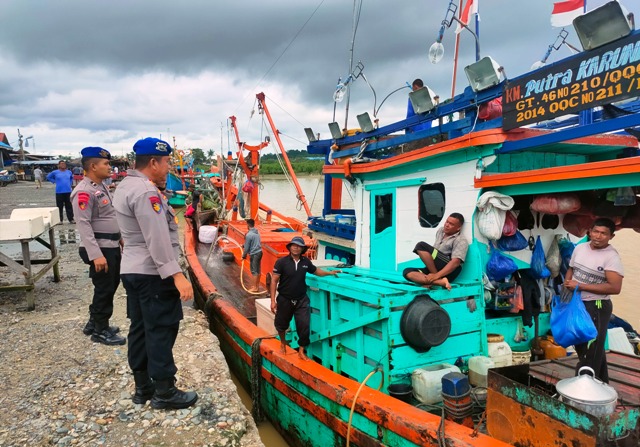 Sambangi Nelayan, Kasat Polairud Polres Aceh Timur Siap, Sigap Layani Laporan Situa