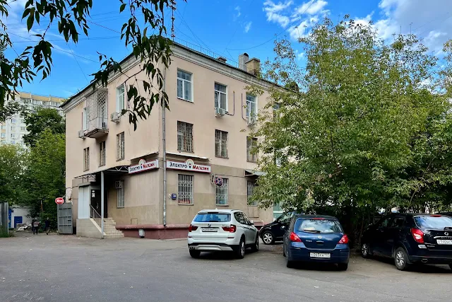 улица Лётчика Бабушкина, дворы, бывший жилой дом 1957 года постройки