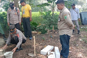 Kapolsek Blanakan Laksanakan Giat Perobohan dan Peletakan Batu Pertama Rumah Pak Dayim