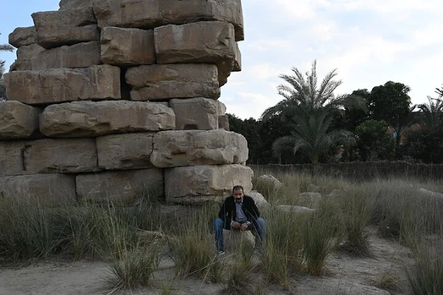 Flinders Petrie Tour in Al Fayoum The pedestals of Biahmu