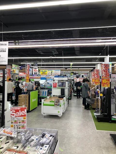 デンキチBRANCH調布三鷹通り店の店内