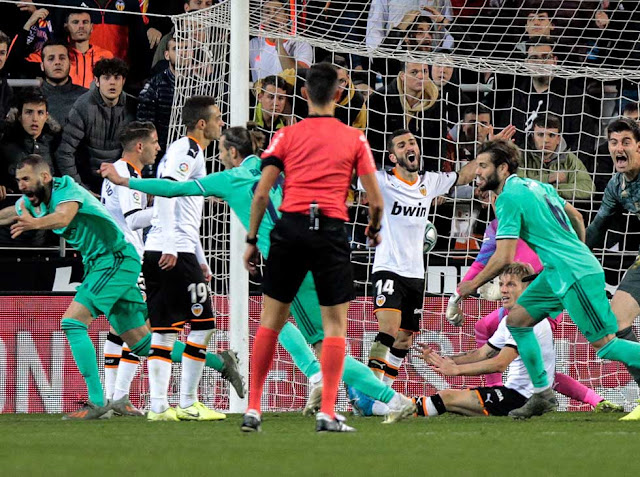 FÚTBOL: Benzema salvó un punto en el final del encuentro.