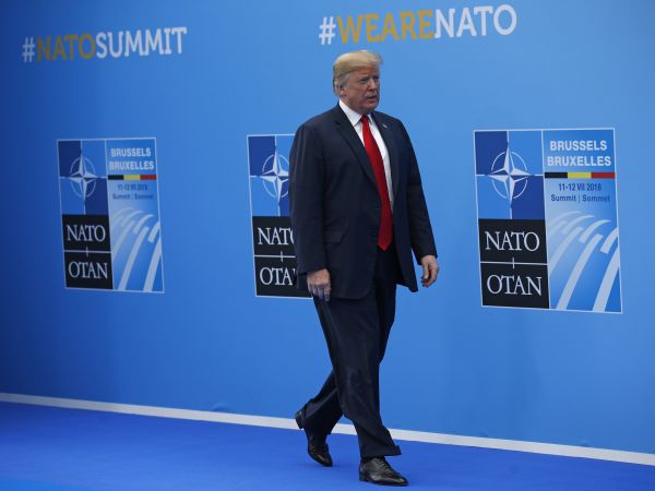 Mitt under pågående toppmöte sa Trump att USA lämnar Nato om inte de allierade ställer up
