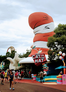 Cat in the Hat ride entrance