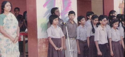 Singer Mahathi Childhood school performance wallpapers