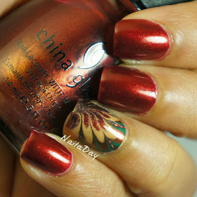 NailaDay: Thanksgiving watermarble with China Glaze Vintage Vixen polishes