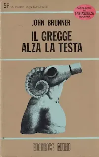 La copertina di Il gregge alza la testa - Sf Narrativa d'anticipazione 4